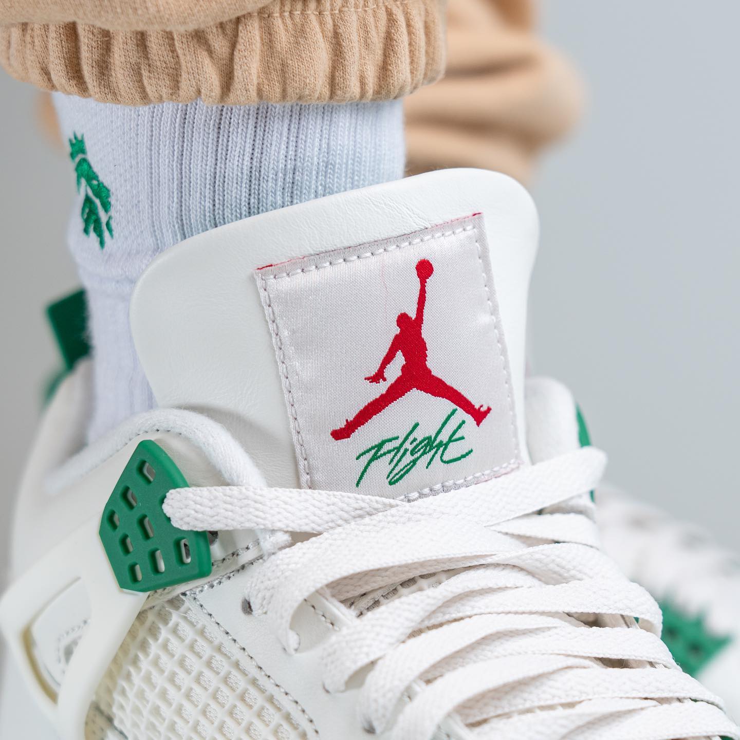 Air Jordan 4 SB Retro Pine Green