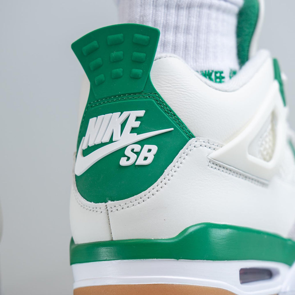 Air Jordan 4 SB Retro Pine Green