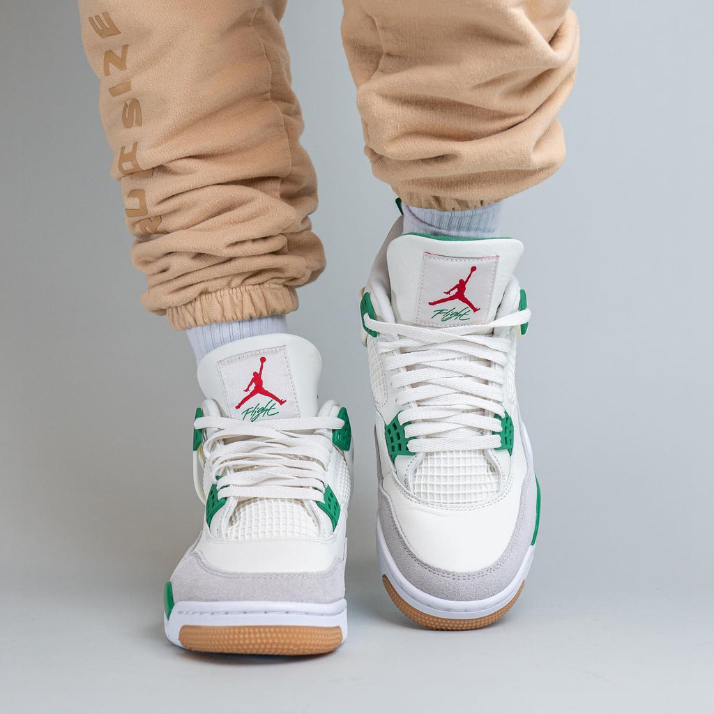 Air Jordan 4 SB Retro Pine Green