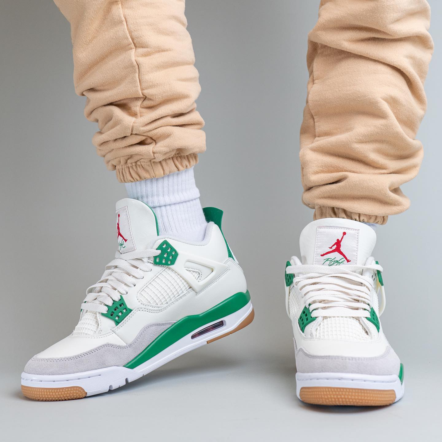 Air Jordan 4 SB Retro Pine Green