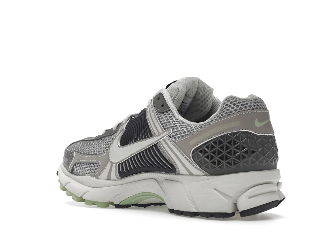 Nike Zoom Vomero 5 Cobblestone Flat Pewter (W)