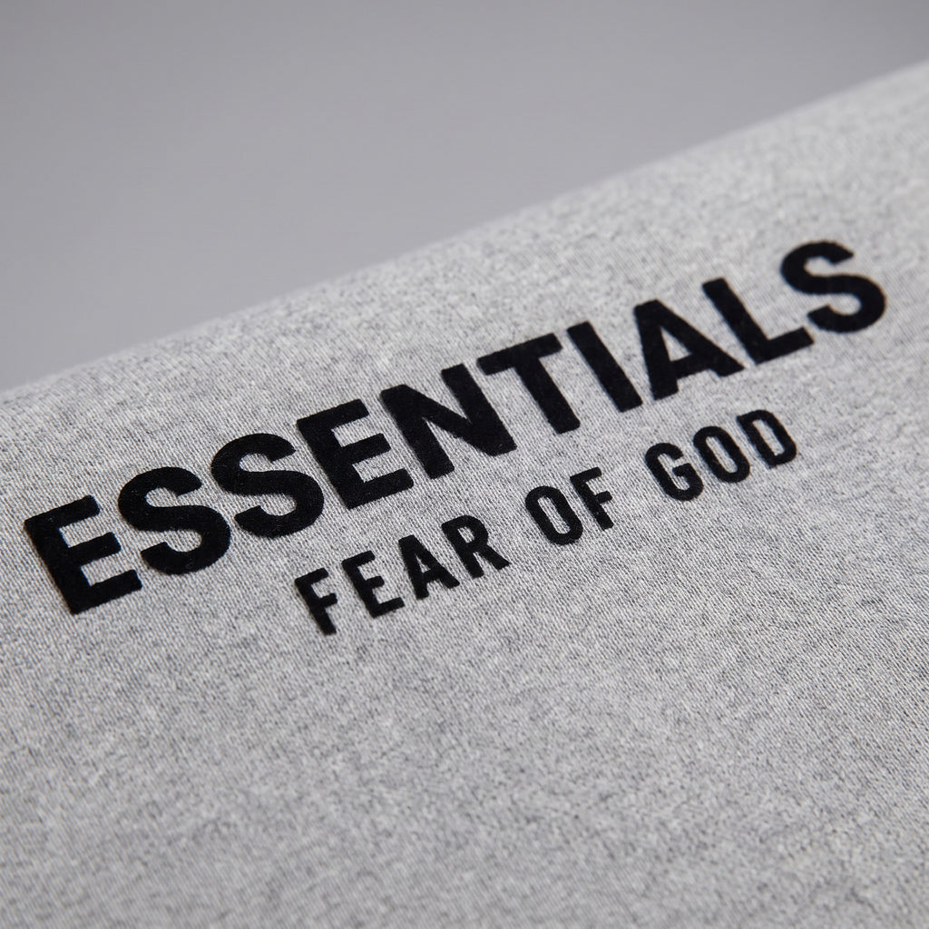 Fear of God Essentials S24 Fleece Hoodie Light Heather Grey – Nápisy / potisk