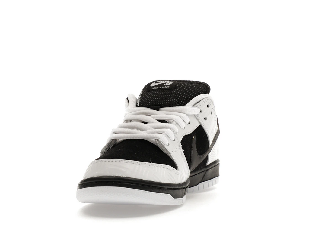 Nike SB Dunk Low TIGHTBOOTH