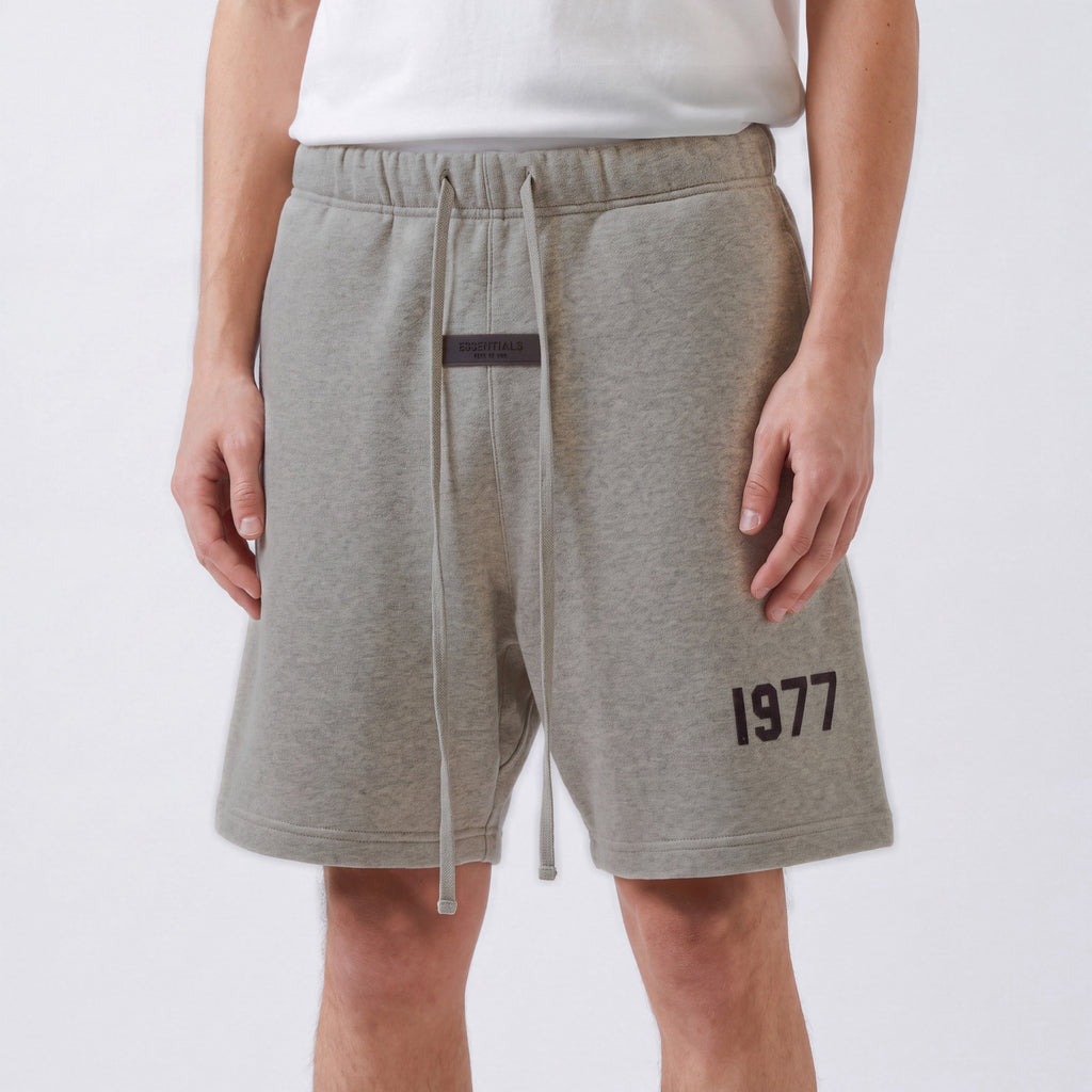 šortky Fear of God Essentials 1977 Shorts Dark Oatmeal ADONIO