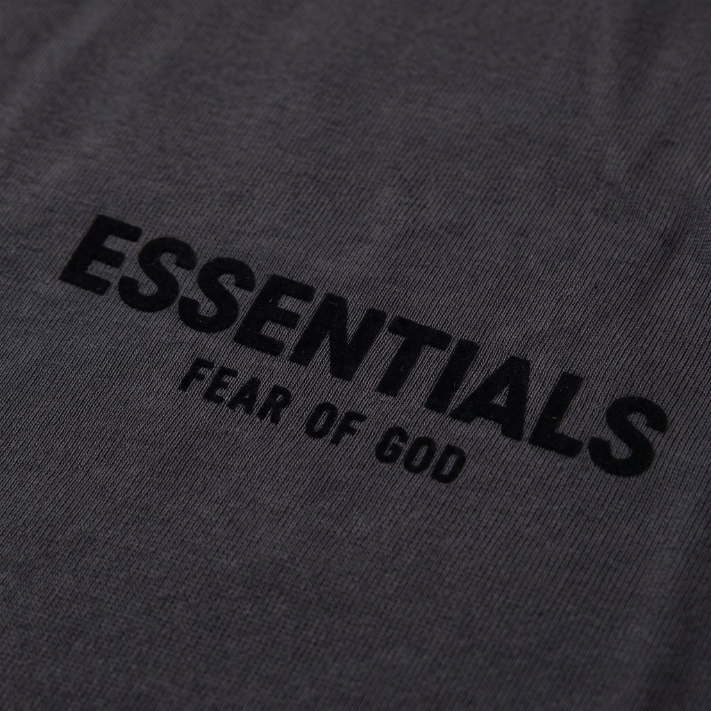 Fear of God Essentials S22 T-Shirt Stretch Limo – detail