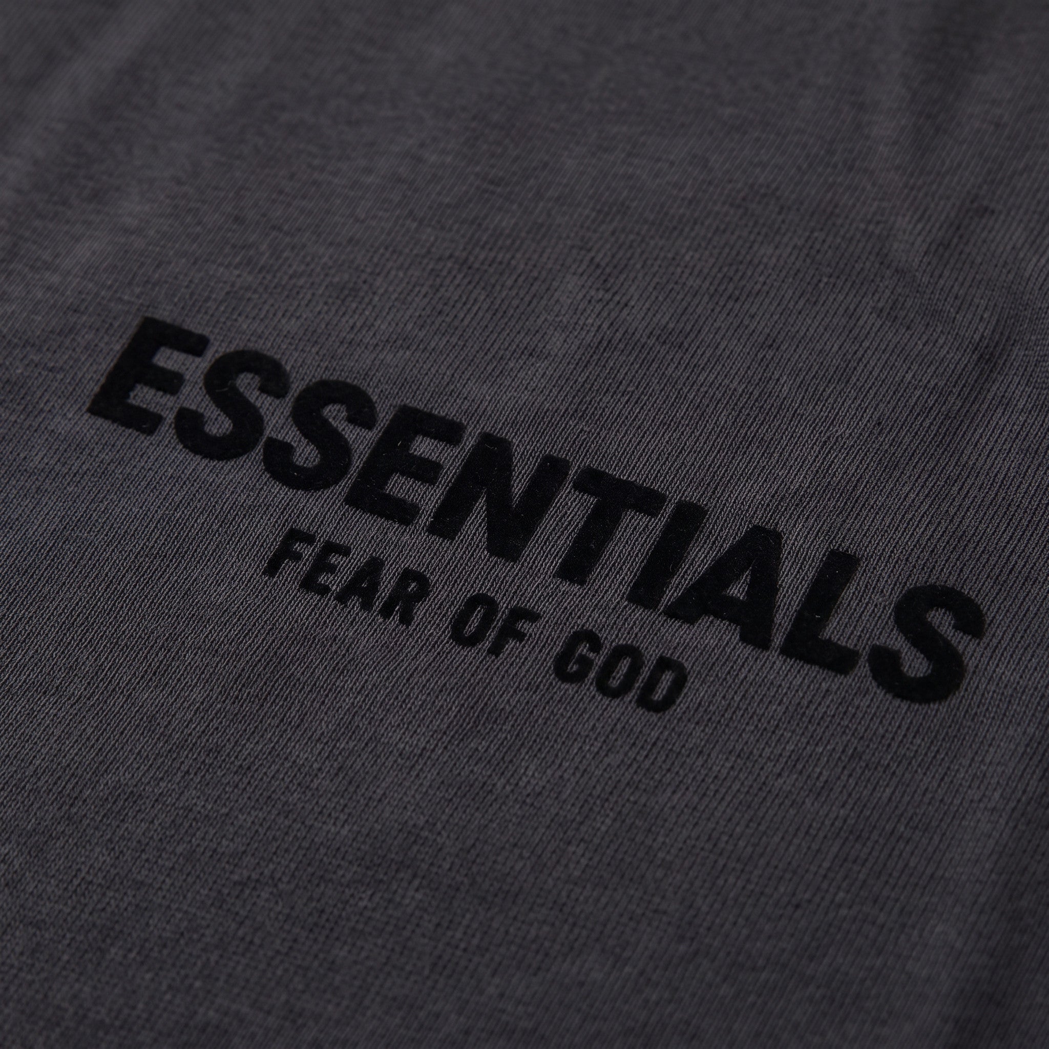 Fear of God Essentials S22 T-Shirt Stretch Limo – detail