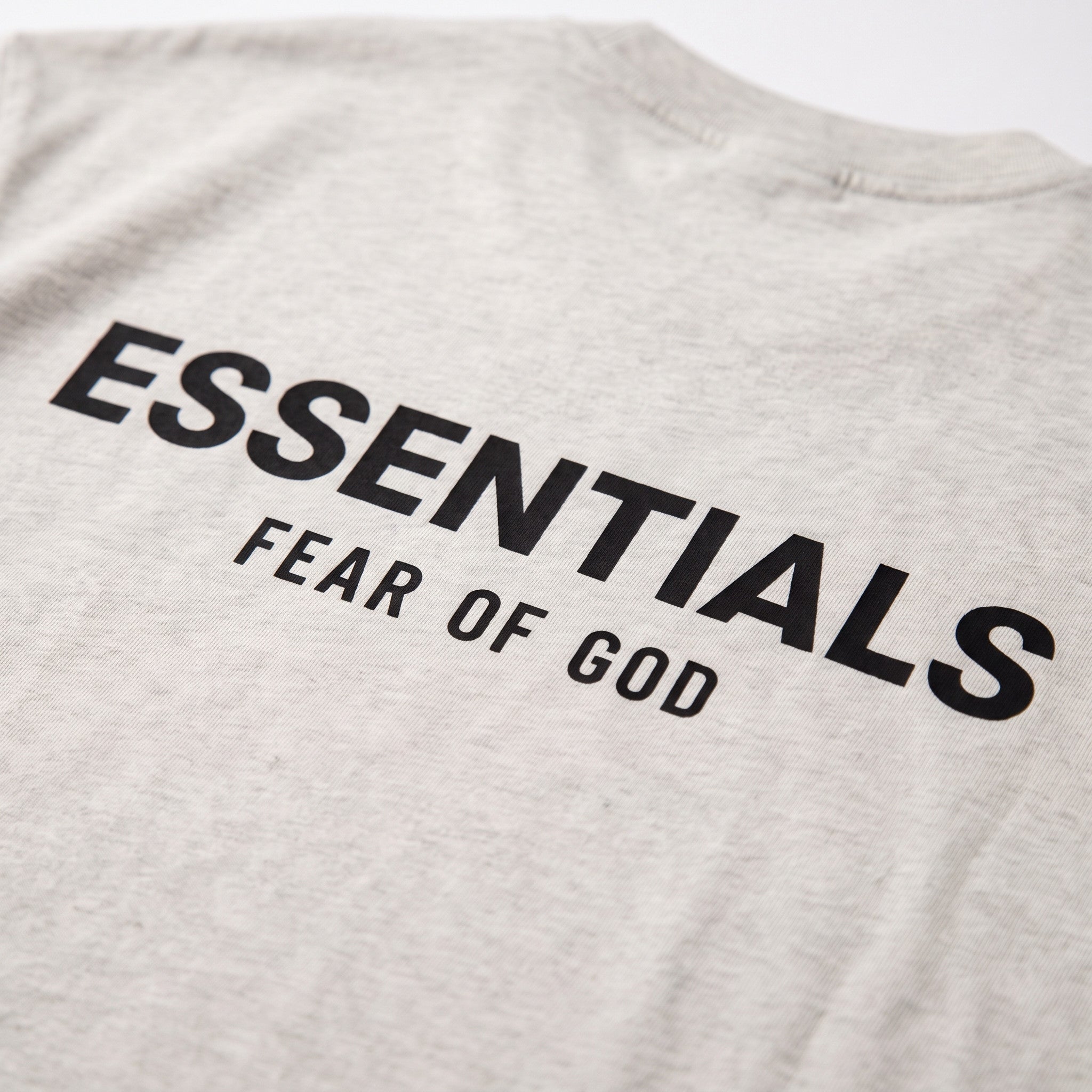 tričko Fear of God Essentials S22 T-shirt Light Oatmeal ADONIO