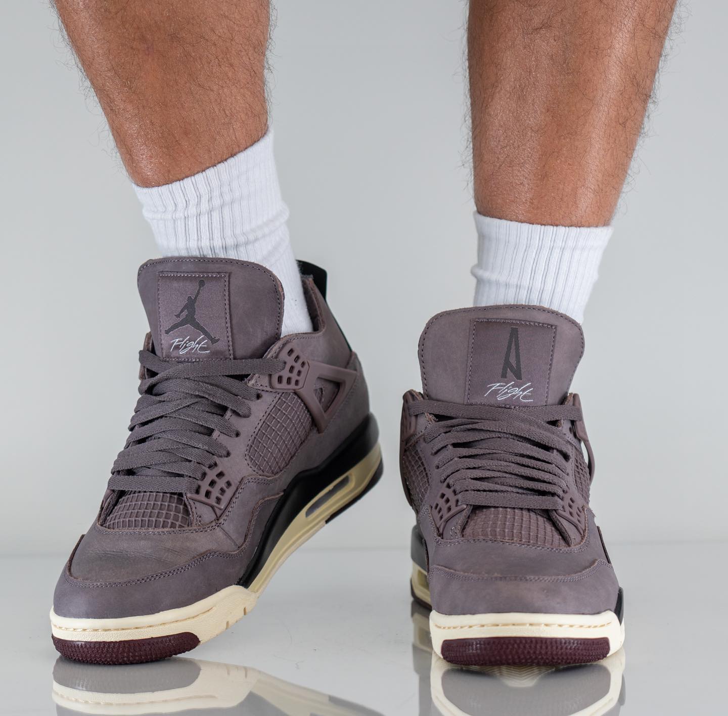 Jordan 4 Retro SP A Ma Maniére Violet Ore