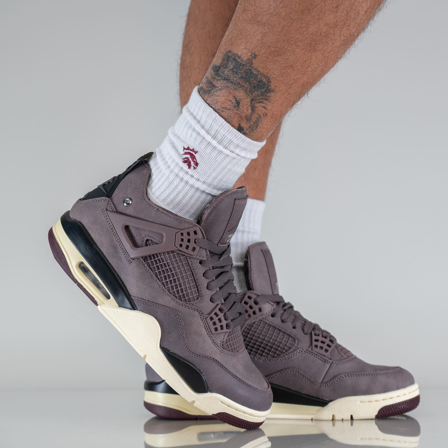 Jordan 4 Retro SP A Ma Maniére Violet Ore