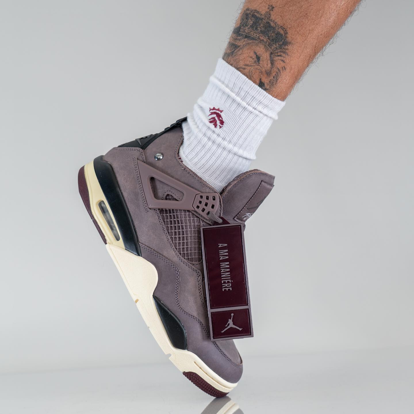 Jordan 4 Retro SP A Ma Maniére Violet Ore