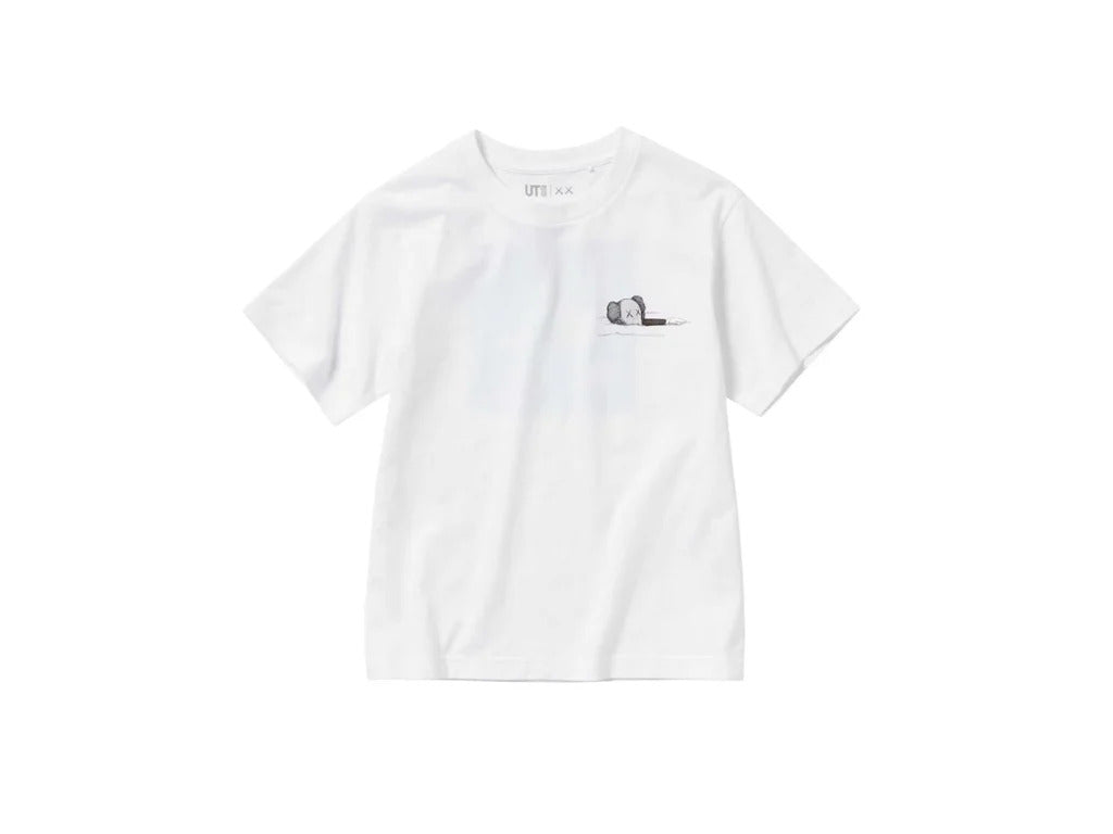 KAWS x Uniqlo UT Tričko s krátkym rukávom s obálkou Artbook (americké číslovanie) biele