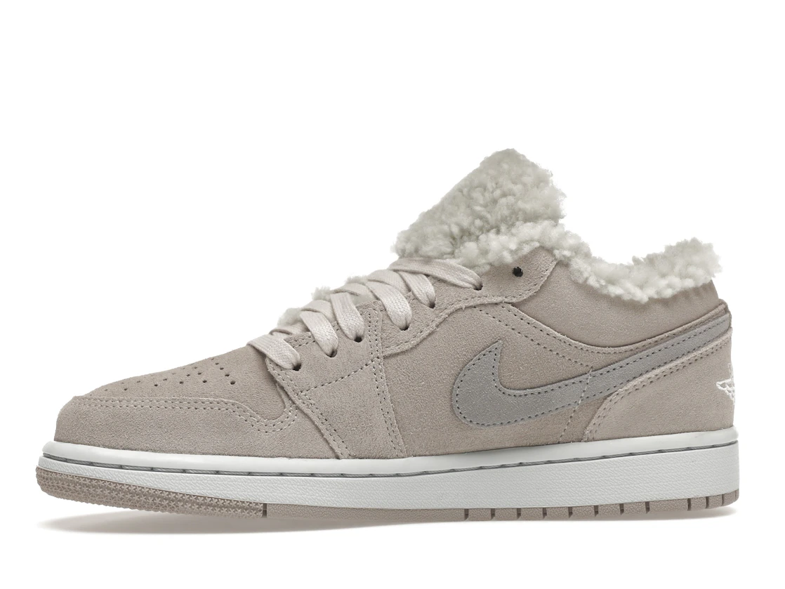 Jordan 1 Low SE Sherpa Fleece (W)