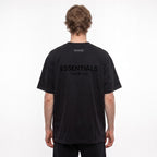 Fear of God Essentials S22 T-Shirt Stretch Limo – model foto