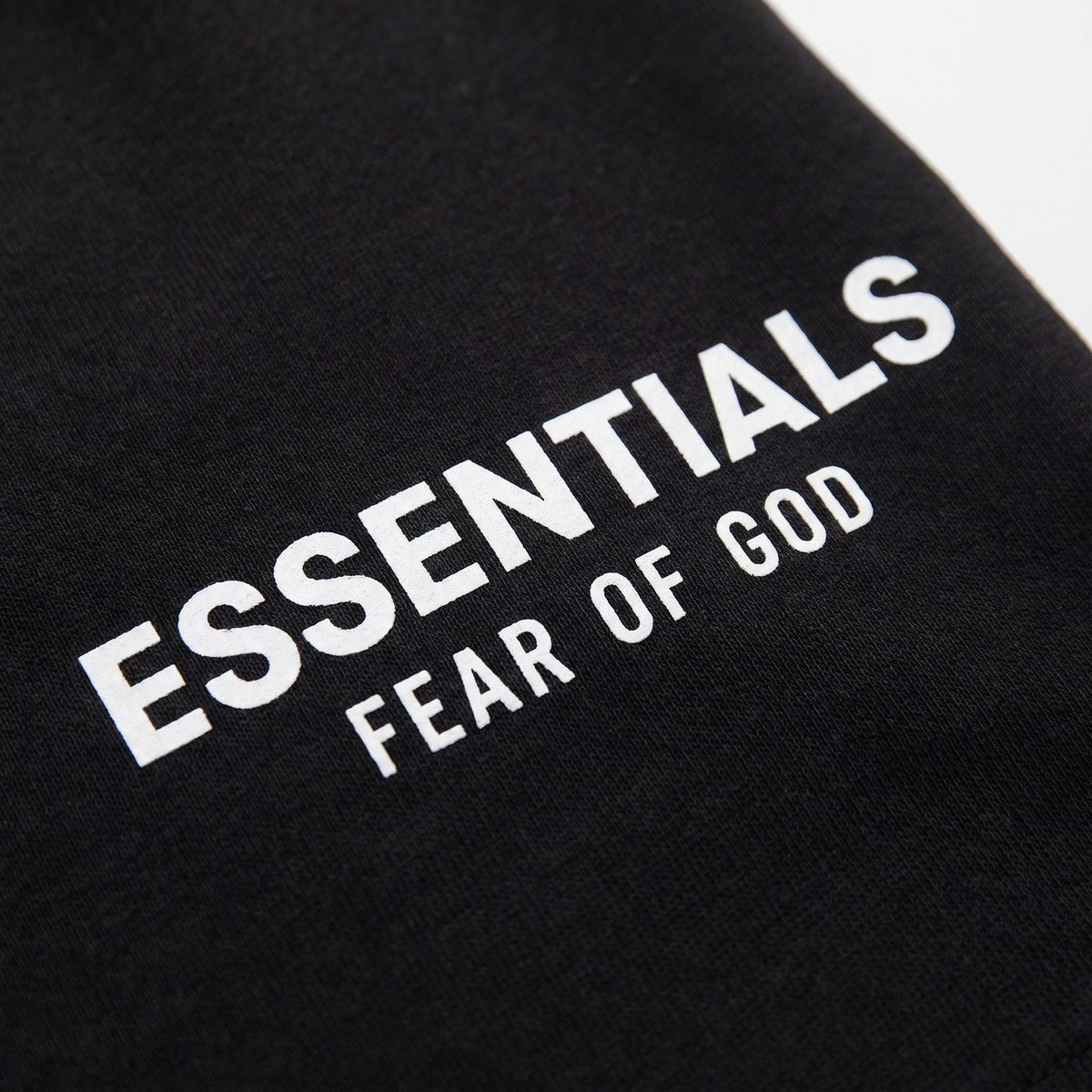 Fear of God Essentials SS25 Jet Black- Letní set ADONIO
