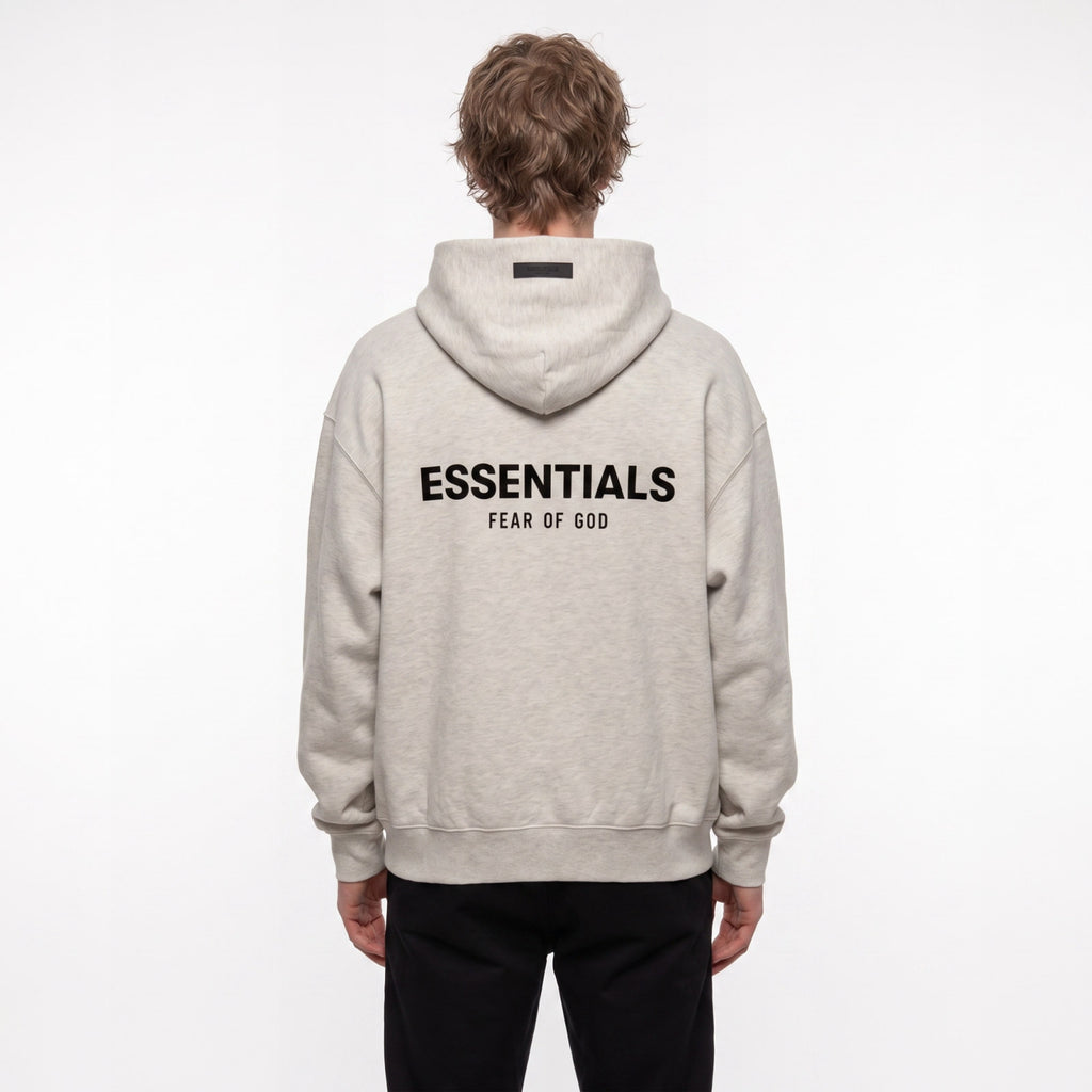 Fear of God Essentials S22 Hoodie Light Oatmeal – model foto