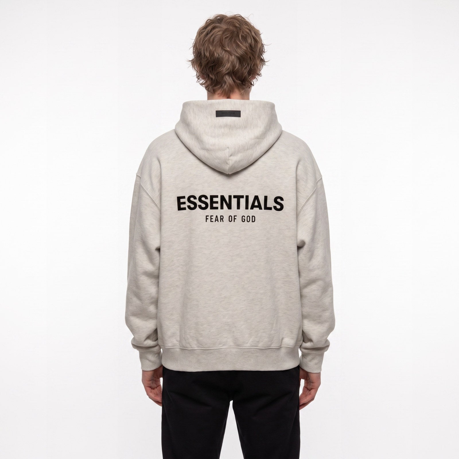 Fear of God Essentials S22 Hoodie Light Oatmeal – model foto