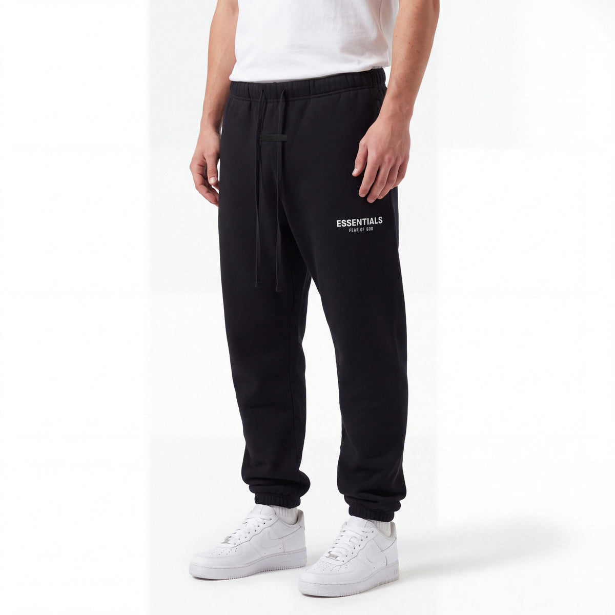 Fear of God Essentials S24 Fleece Sweatpants Black – model foto