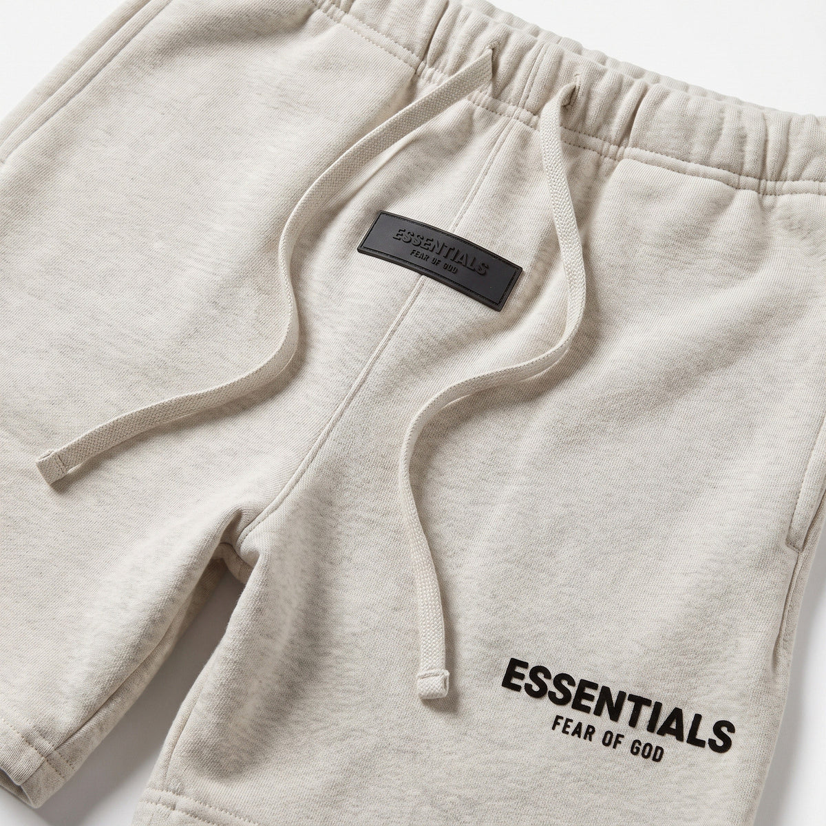 šortky Fear of God Essentials Shorts (SS22) Light Oatmeal ADONIO