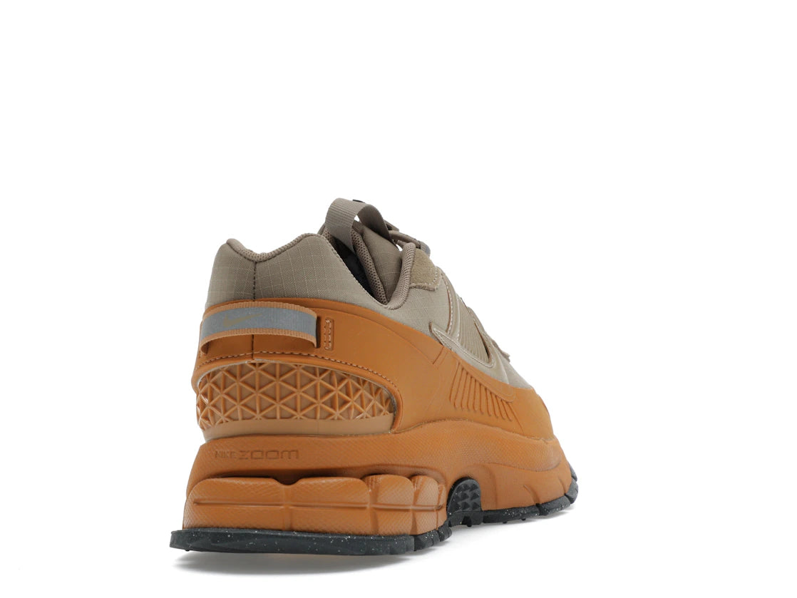 tenisky a boty Nike Zoom Vomero 5 Roam Flax (W) HQ2181-200 ADONIO
