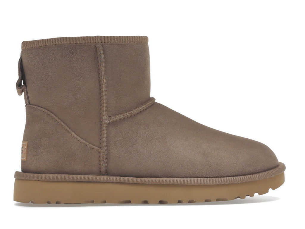 tenisky a boty UGG Classic Mini II Boot Caribou (W) 1016222-CRBO ADONIO
